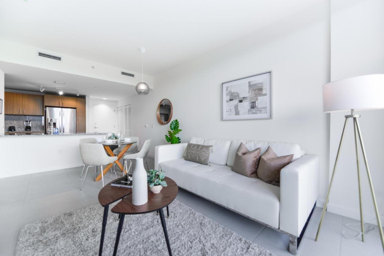 Cozy 1- 1 Bedroom Steps From Downtown Doral Park Маями Екстериор снимка