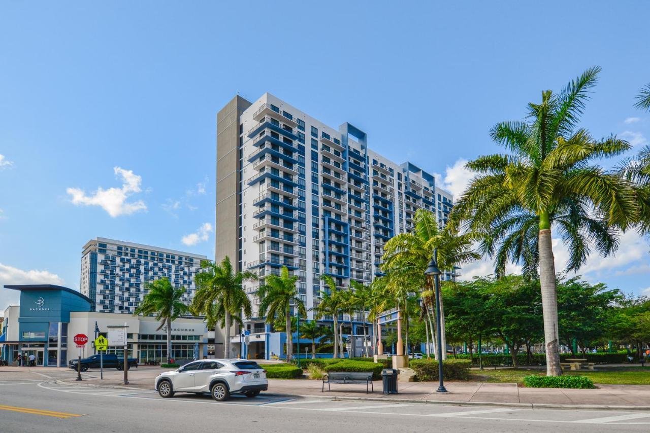 Cozy 1- 1 Bedroom Steps From Downtown Doral Park Маями Екстериор снимка