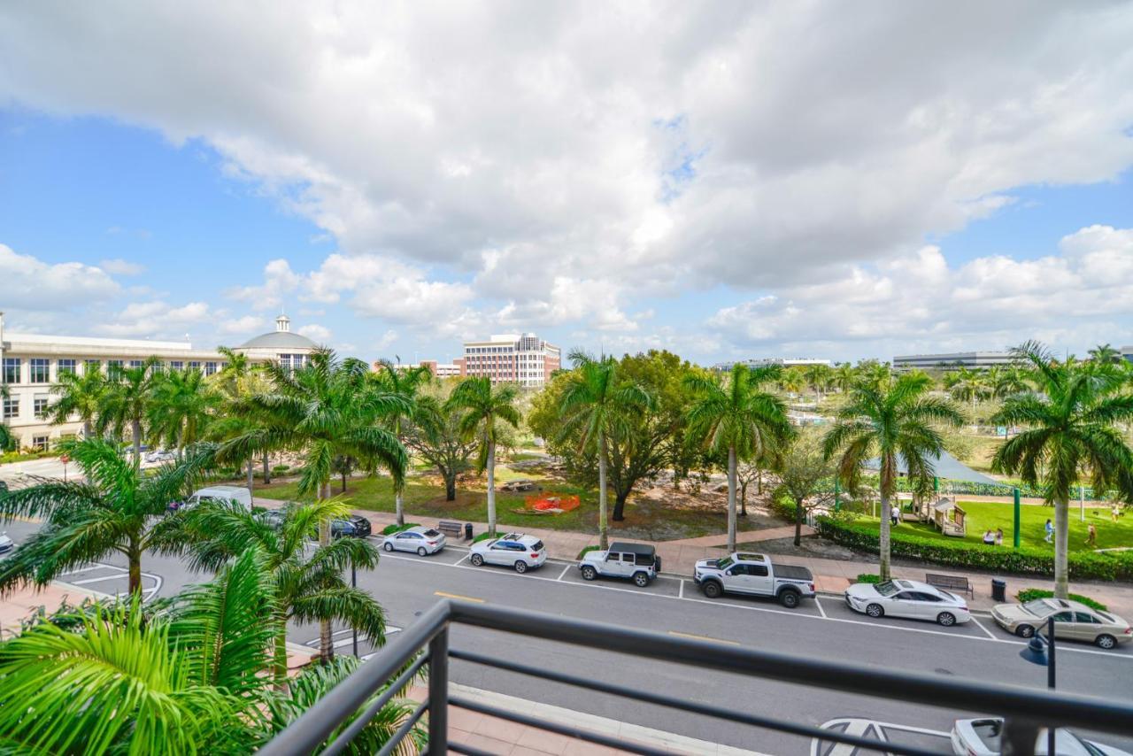 Cozy 1- 1 Bedroom Steps From Downtown Doral Park Маями Екстериор снимка